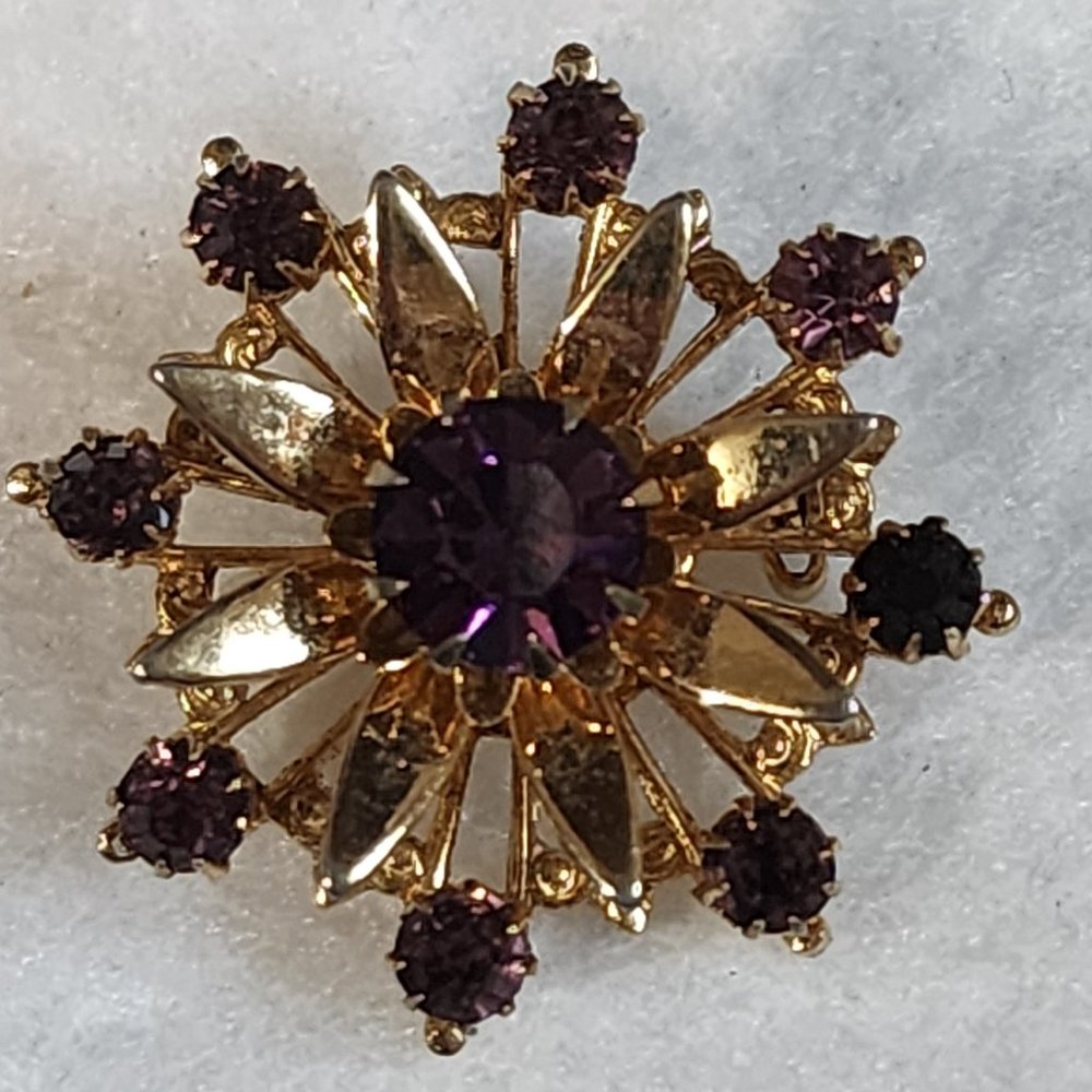Vintage Signed CORO Purple Amethyst Color Rhinestone Starburst Snowflake Brooch